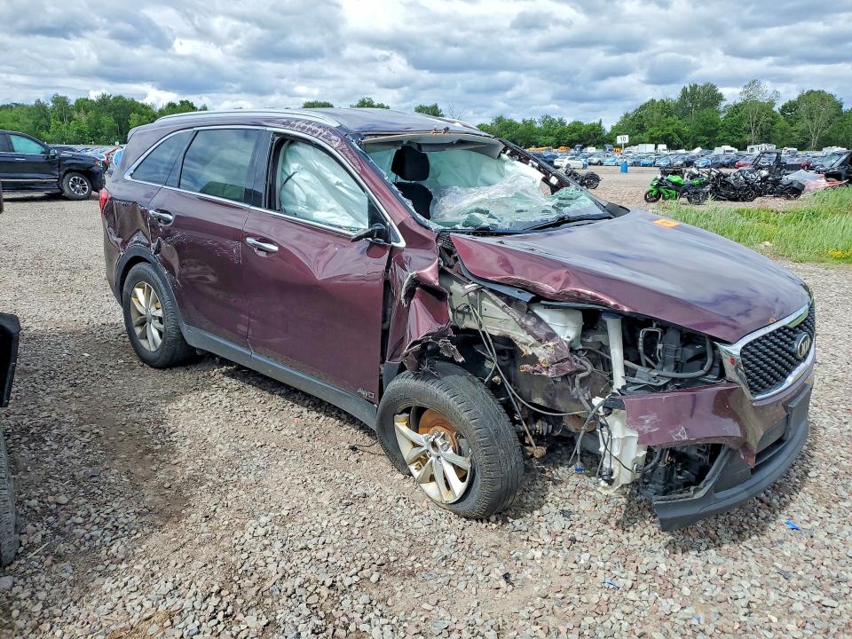 2017 Kia Sorento VIN 5XYPGDA32HG250677 COPART salvage auction — ROLLOVER, NY - MV907A-PARTS ONLY, sold $1,050 on 2026-07-27 (photo 4)