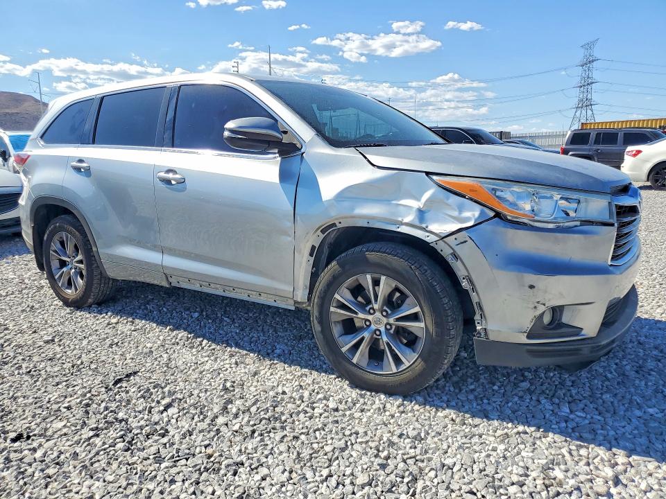 2015 Toyota Highlander VIN 5TDBKRFH1FS200427 COPART salvage auction — FRONT END, Nv - Salvage Title, sold $4,600 on 2026-07-29 (photo 4)