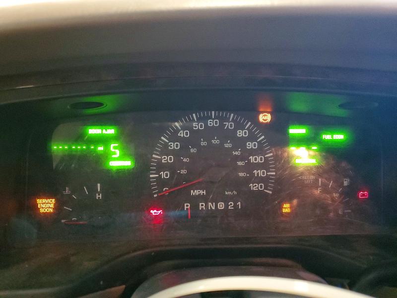 2001 Lincoln TOWN CAR VIN 1LNHM83W71Y701168 COPART salvage auction — FRONT END, MN - CERT OF TITLE-PRIOR SALVAGE, sold $70 on 2026-07-27 (photo 9)
