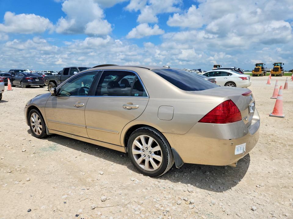 2006 Honda Accord VIN 1HGCM66586A003403 COPART salvage auction — NORMAL WEAR, Tx - Certificate Of Title, sold $2,350 on 2026-07-02 (photo 2)