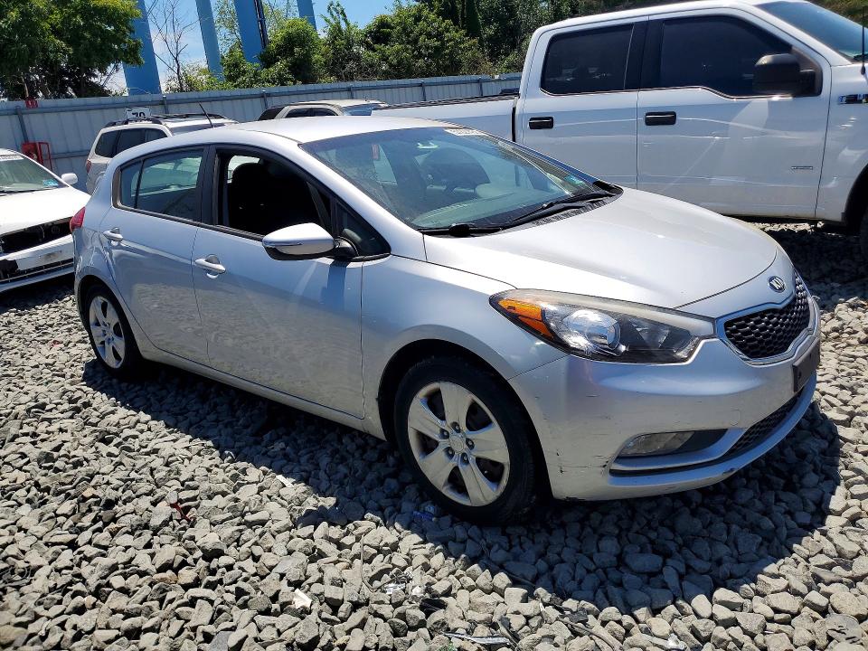 2016 Kia Forte VIN KNAFK5A86G5644943 COPART salvage auction — REAR END, Nj - Cert Of Title-Salvage, sold $600 on 2026-07-08 (photo 4)