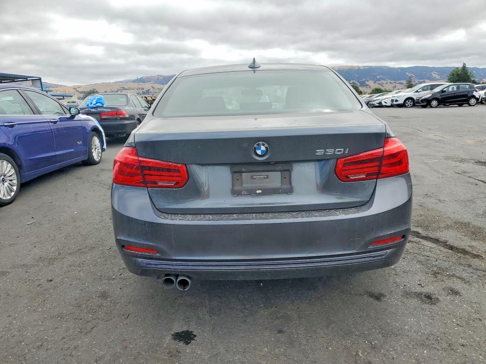 2018 BMW 3er VIN WBA8B9C50JAE22466 COPART salvage auction — MECHANICAL, Ca - Dis/Dlr/Exp App For Dup Clean, sold $3,700 on 2026-07-21 (photo 6)