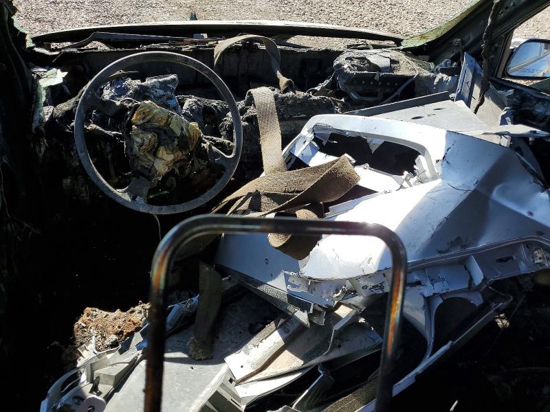 2005 Toyota VIN 2T1LR32E35C458187 COPART salvage auction — ENGINE BURN, Az - Certificate Of Title, sold $475 on 2026-08-03 (photo 8)