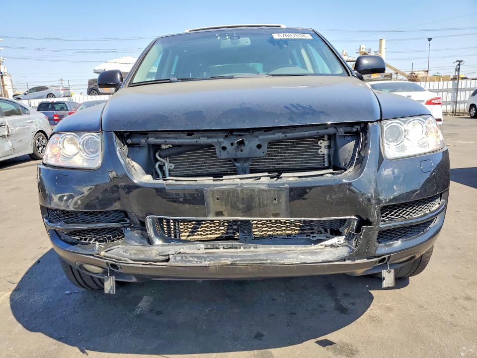 2004 Volkswagen Touareg VIN WVGCM67L94D014395 COPART salvage auction — FRONT END, CA - SALVAGE CERTIFICATE, sold $550 on 2026-07-18 (photo 5)