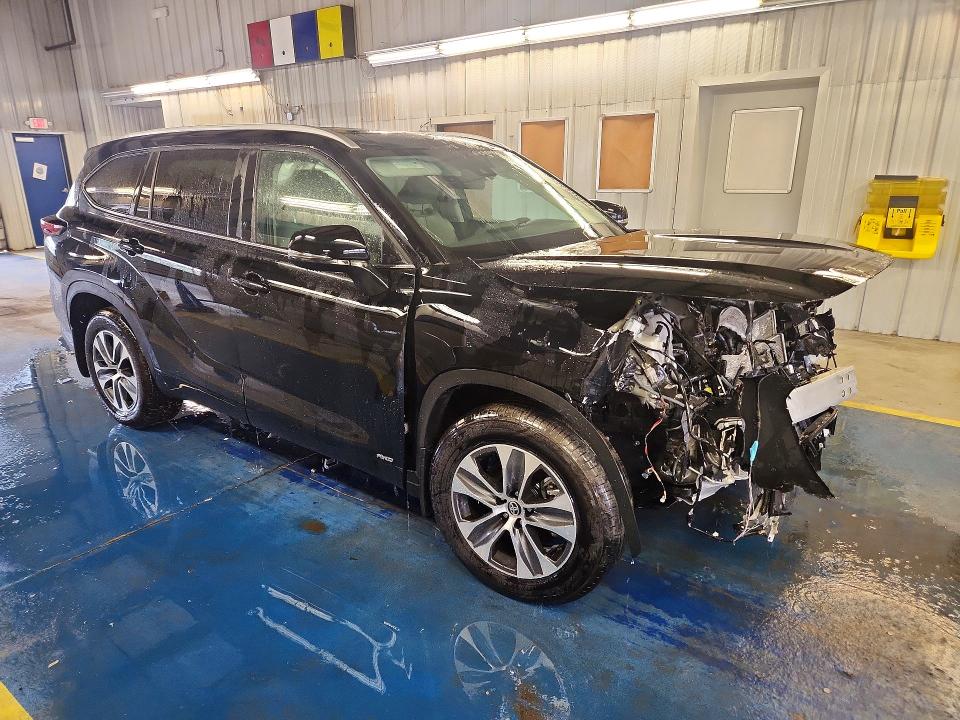 2026 Toyota Highlander hybrid VIN 5TDKBRCH6TS705413 COPART salvage auction — FRONT END, VA - CERT OF TITLE - SALVAGE, sold $5,300 on 2026-07-30 (photo 4)