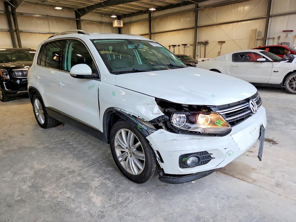 2015 Volkswagen Tiguan VIN WVGBV7AX4FW502364 COPART salvage auction — FRONT END, Ne - Cert Of Title-Salvage, sold $650 on 2026-08-11 (photo 4)