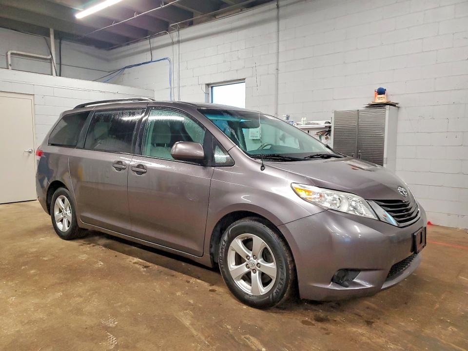 2013 Toyota Sienna VIN 5TDKK3DC3DS389762 COPART salvage auction — HAIL, Ia - Cert Of Title-Salvage Title, sold $200 on 2026-07-15 (photo 4)