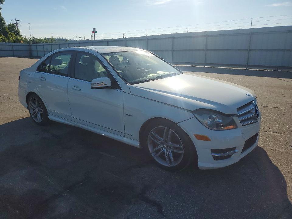2012 Mercedes-benz C-klasse VIN WDDGF4HB1CA621942 COPART salvage auction — SIDE, Nc - Salvage Certificate Of Title, sold $1,400 on 2026-07-28 (photo 4)