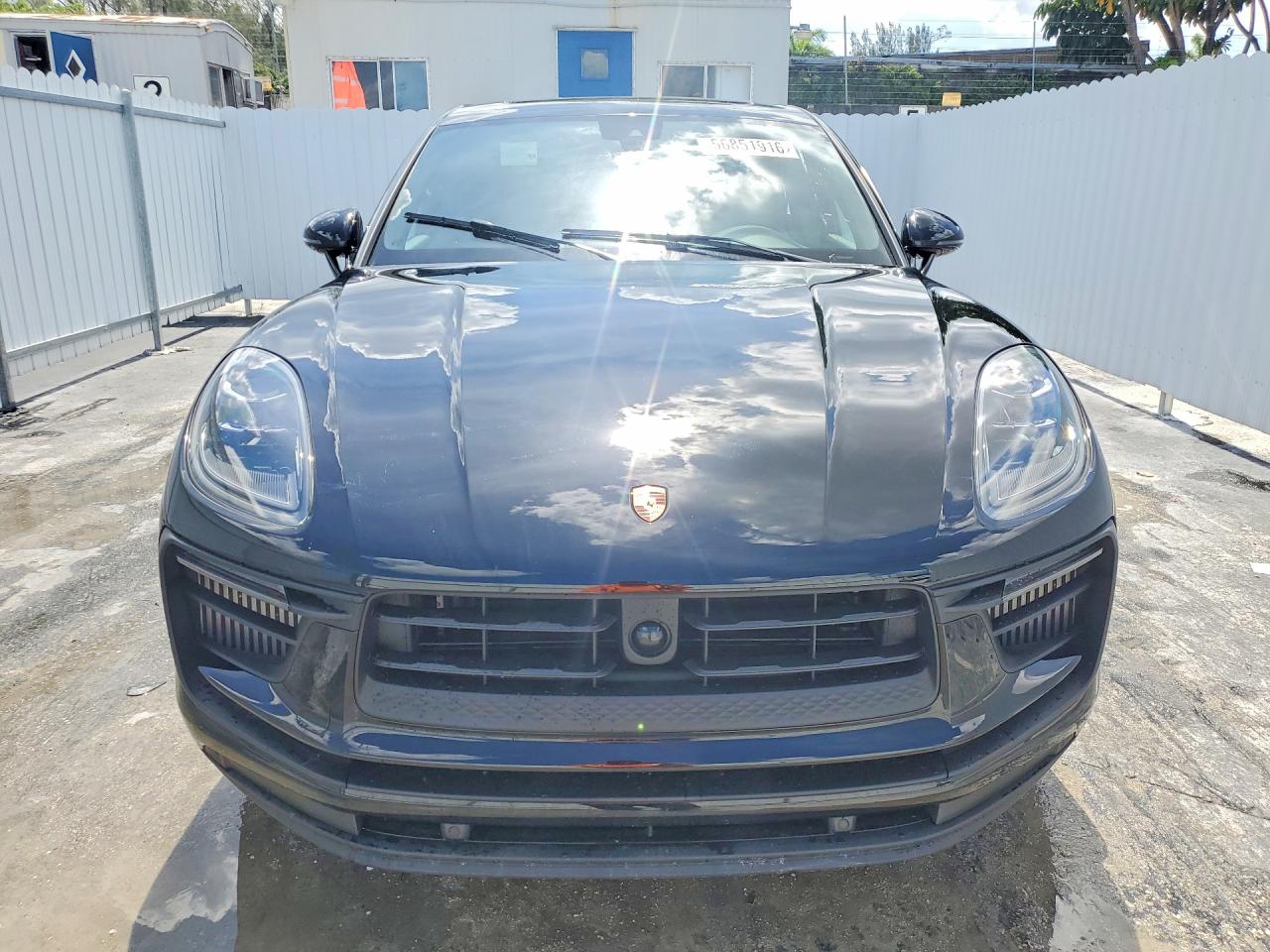 2025 Porsche Macan VIN WP1AG2A56SLB40186 COPART salvage auction — Side, FL - CERT OF TITLE SLVG REBUILDABLE, sold $28,250 on 2026-08-11 (photo 5)
