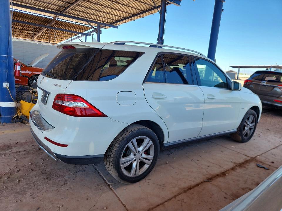 2012 Mercedes-benz VIN 4JGDA2EB1CA080973 COPART salvage auction — MINOR DENT/SCRATCHES, Az - Certificate Of Title, sold $2,650 on 2026-07-02 (photo 3)