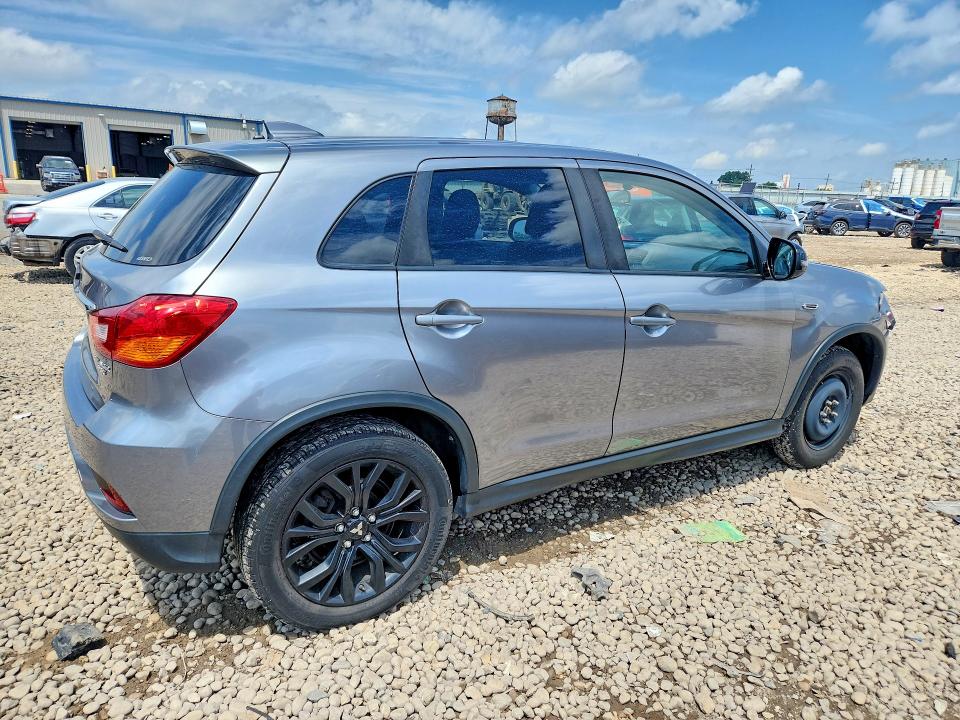 2018 Mitsubishi Outlander VIN JA4AR3AU4JZ021437 COPART salvage auction — NORMAL WEAR, Il - Certificate Of Title, sold $3,750 on 2026-07-10 (photo 3)