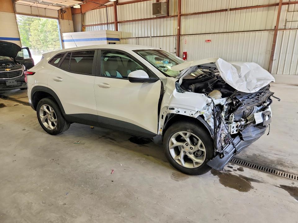 2025 Chevrolet Trax VIN KL77LFEP2SC300815 COPART salvage auction — FRONT END, Va - Cert Of Title - Salvage, sold $950 on 2026-07-17 (photo 4)