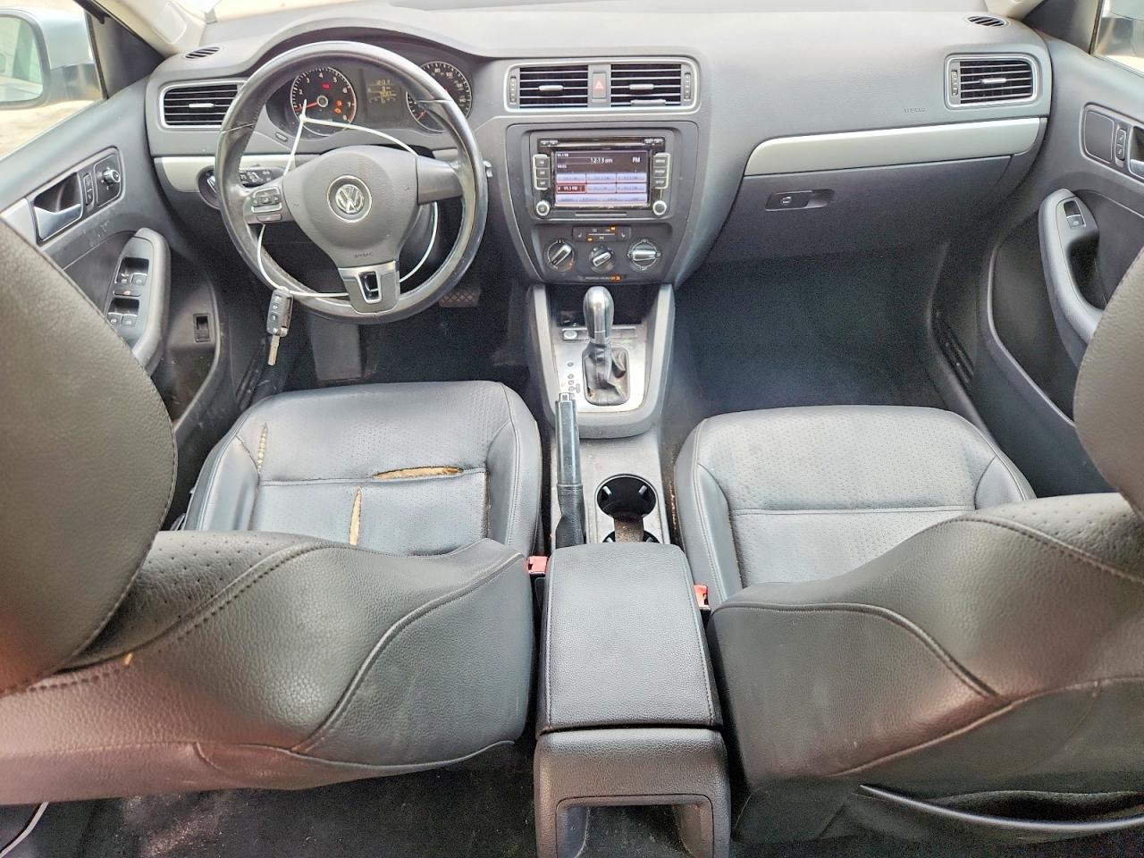 2014 Volkswagen Jetta VIN 3VWD17AJ4EM289447 COPART salvage auction — Minor Dent/Scratches, NC - DEALER ONLY CLEAN TITLE (P), sold $2,050 on 2026-07-07 (photo 8)