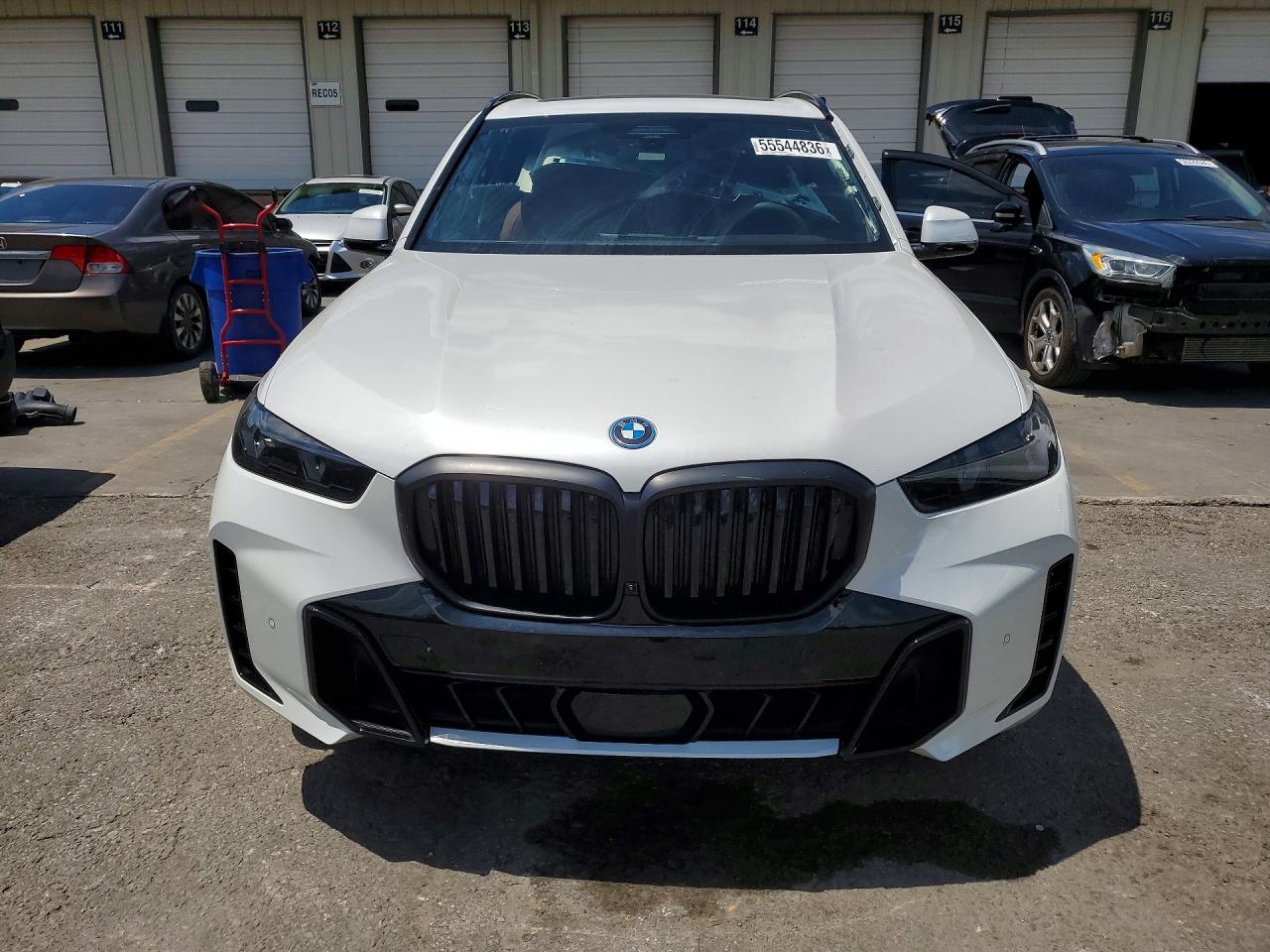 2025 BMW X5 VIN 5UX43EU03S9Z84385 COPART salvage auction — Rear End, KY - CERT OF TITLE-SALVAGE, sold $53,000 on 2026-06-25 (photo 5)