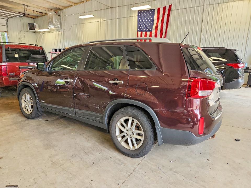 2015 Kia Sorento VIN 5XYKTCA6XFG618000 COPART salvage auction — SIDE, Salvage Title, sold $900 on 2026-07-23 (photo 2)