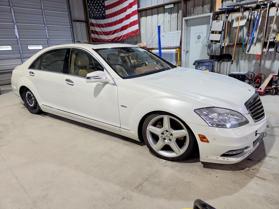 2010 Mercedes-benz S class VIN WDDNG9FB3AA302155 COPART salvage auction — HAIL, Mo - Certificate Of Title, sold $750 on 2026-07-08 (photo 4)