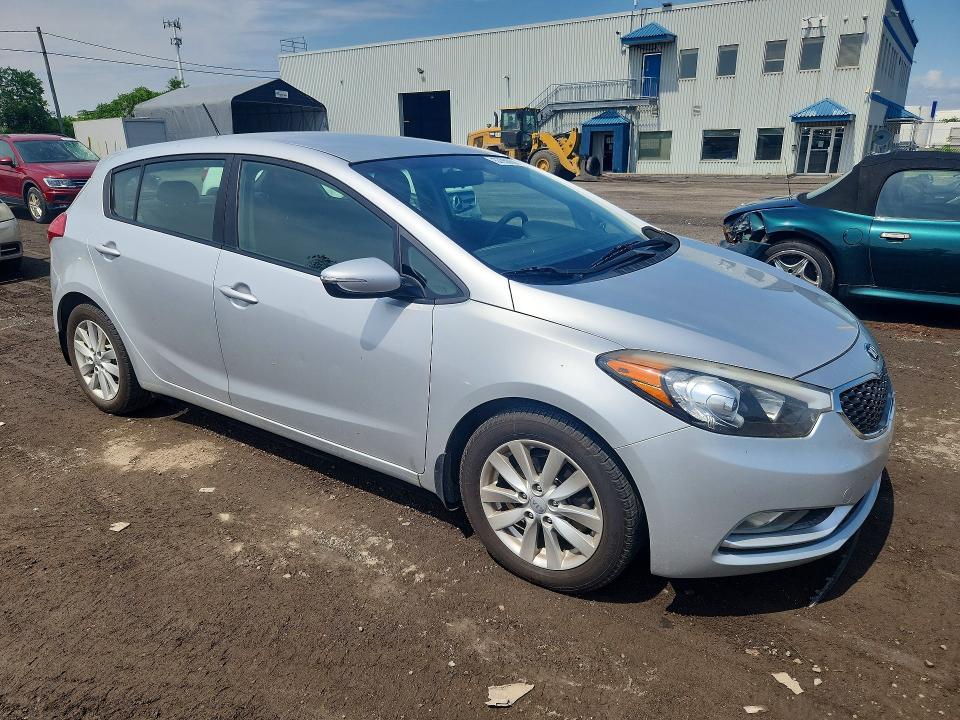 2016 Kia Forte VIN KNAFK5A87G5481851 COPART salvage auction — SIDE, Qc - Gravement Accidente, sold $1,000 on 2026-07-07 (photo 4)
