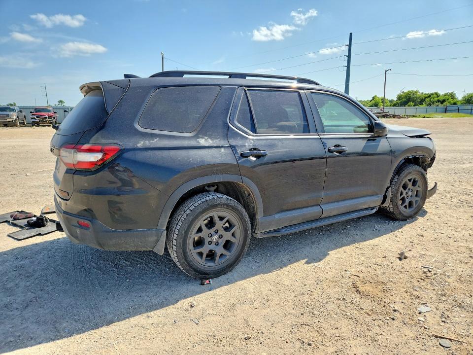 2025 Honda Pilot VIN 5FNYG1H68SB094940 COPART salvage auction — FRONT END, TX - SALVAGE VEHICLE TITLE, sold $15,900 on 2026-09-02 (photo 3)