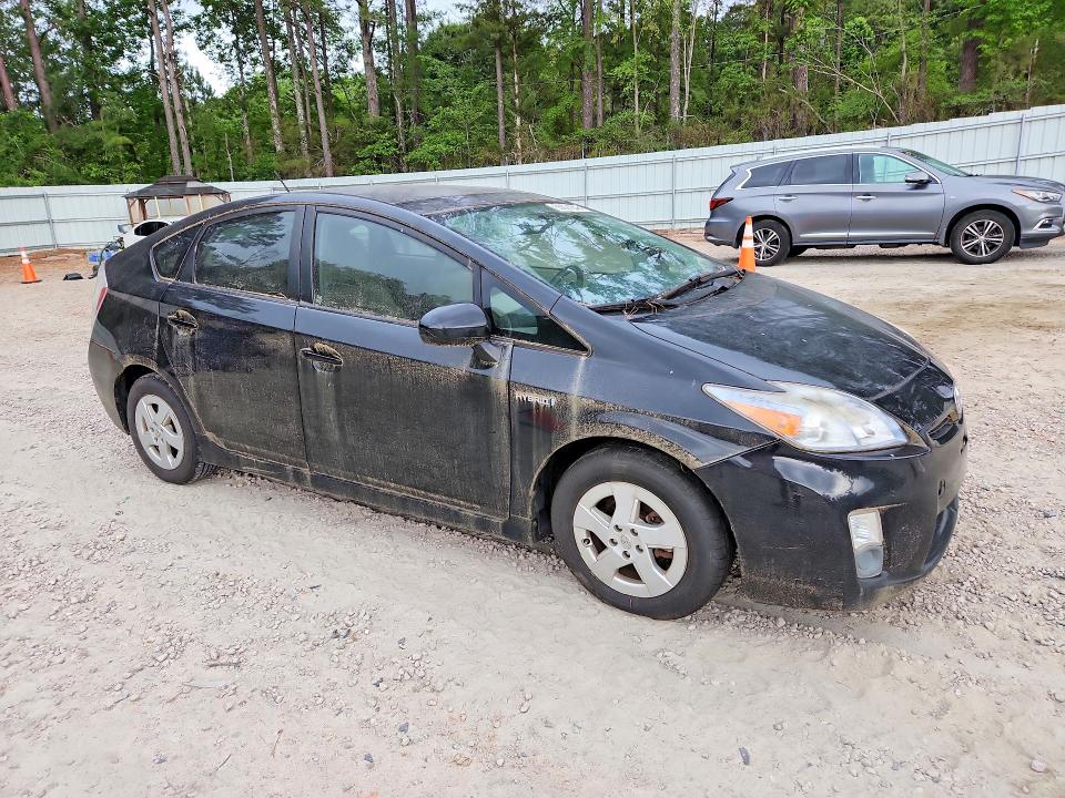 2011 Toyota Prius VIN JTDKN3DU8B0265891 COPART salvage auction — MINOR DENT/SCRATCHES, Nc - Dealer Only Clean Title, sold $1,750 on 2026-07-10 (photo 4)
