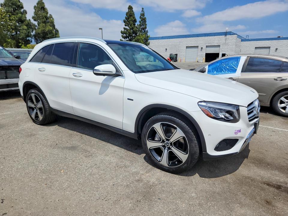 2019 Mercedes-benz Glc VIN WDC0G5EB0KF572280 COPART salvage auction — NORMAL WEAR, Ca - Dis/Dlr/Exp Only Clean Title, sold $4,750 on 2026-07-28 (photo 4)