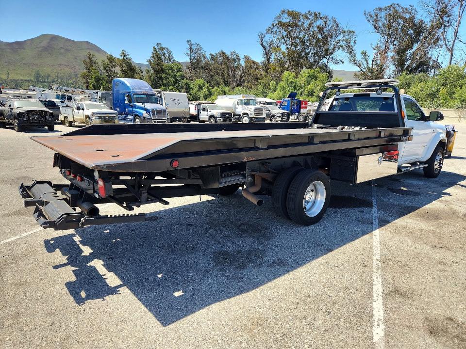 2020 Ram 5500 VIN 3C7WRMDL2LG231819 COPART salvage auction — MINOR DENT/SCRATCHES, Ca - Dis/Dlr/Exp Only Clean Title, sold $35,000 on 2026-07-24 (photo 3)