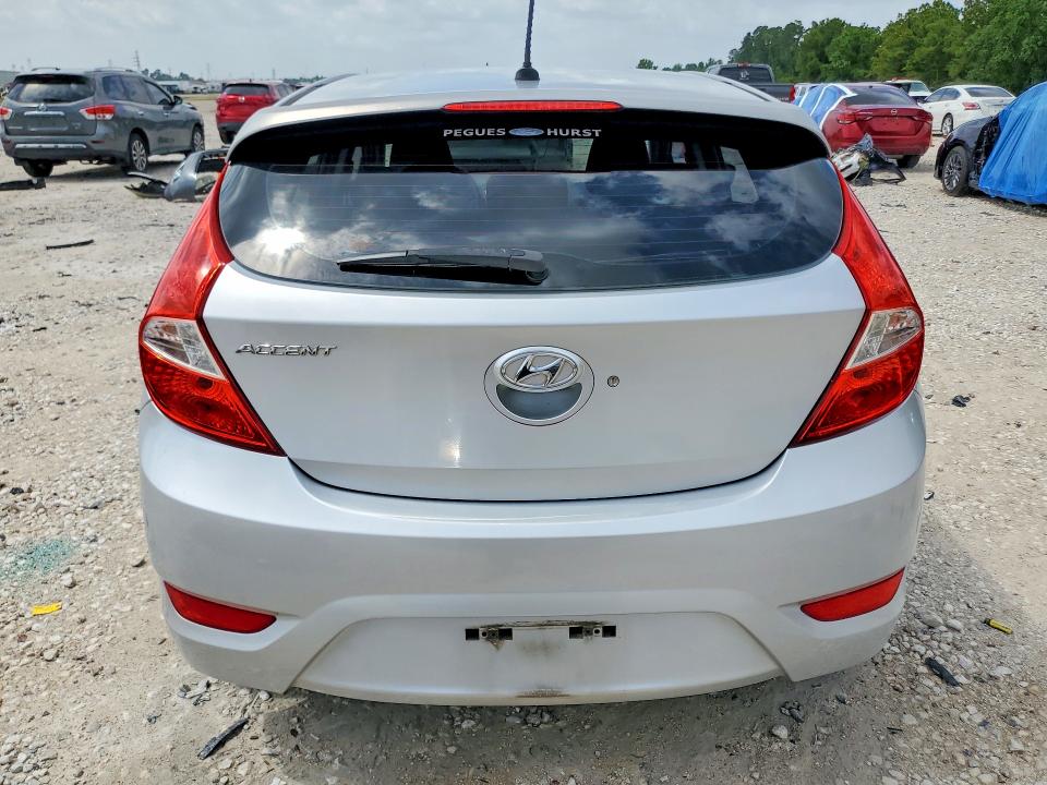 2013 Hyundai VIN KMHCU5AE9DU068879 COPART salvage auction — WATER/FLOOD, Tx - Salvage Title-Flood Damage, sold $600 on 2026-07-28 (photo 6)