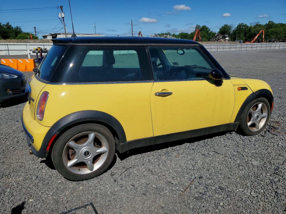 2004 Mini Cooper VIN WMWRC33424TJ59649 COPART salvage auction — MINOR DENT/SCRATCHES, NJ - CERTIFICATE OF TITLE, sold $375 on 2026-07-02 (photo 3)