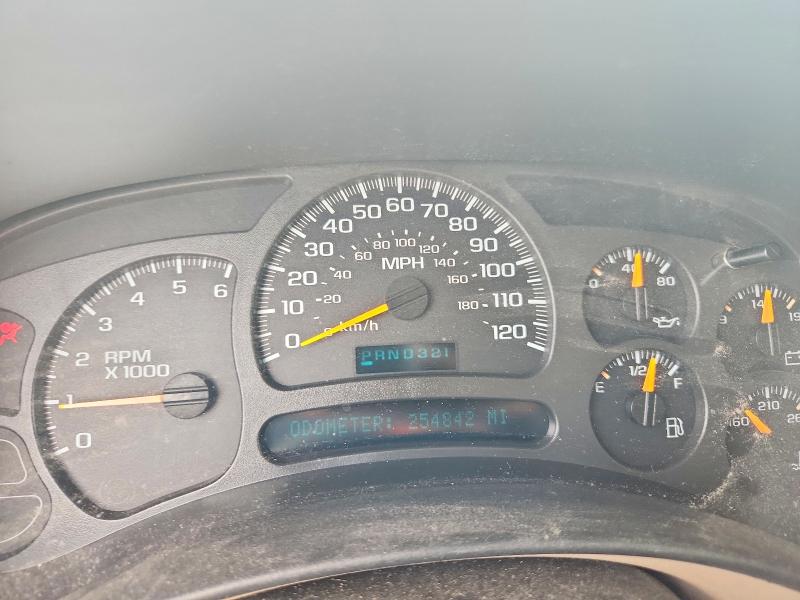 2003 Chevrolet Suburban VIN 3GNEC16Z73G208053 COPART salvage auction — FRONT END, Tx - Salvage Vehicle Title, sold $775 on 2026-07-02 (photo 9)