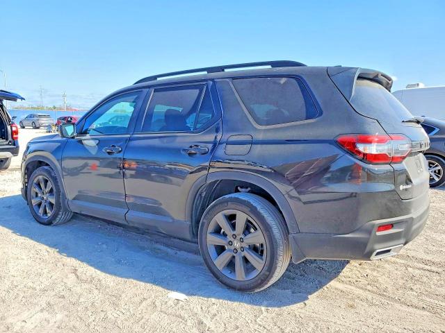 2025 Honda Pilot VIN 5FNYG2H31SB024403 COPART salvage auction — SIDE, FL - CERTIFICATE OF DESTRUCTION, sold $10,600 on 2026-07-27 (photo 2)