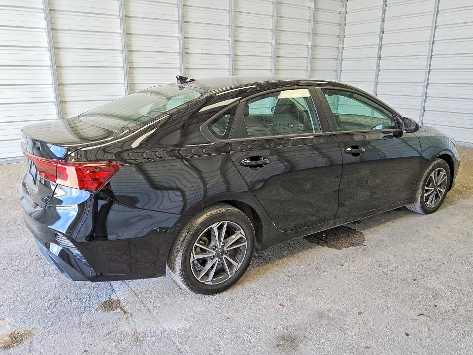 2023 Kia Forte VIN 3KPF24AD0PE622063 COPART salvage auction — MINOR DENT/SCRATCHES, FL - CERTIFICATE OF TITLE, sold $11,300 on 2026-07-07 (photo 3)