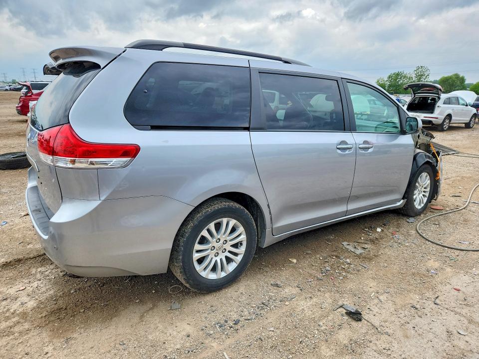 2014 Toyota Sienna VIN 5TDYK3DC2ES496877 COPART salvage auction — FRONT END, Il - Salvage Certificate, sold $4,250 on 2026-07-14 (photo 3)