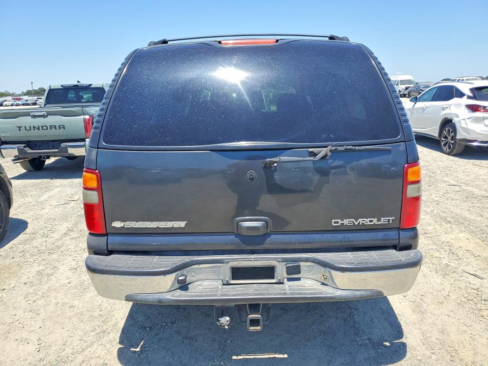 2003 Chevrolet Suburban VIN 3GNFK16T53G223864 COPART salvage auction — MINOR DENT/SCRATCHES, Ca - Dis/Dlr/Exp Only Clean Title, sold $250 on 2026-07-09 (photo 6)