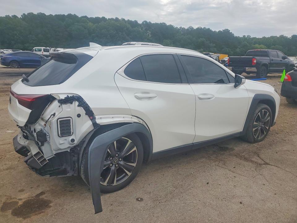 2021 Lexus Ux 200 VIN JTHX3JBH3M2033856 COPART salvage auction — REAR END, FL - CERT OF TITLE SLVG REBUILDABLE, sold $11,700 on 2026-07-10 (photo 3)