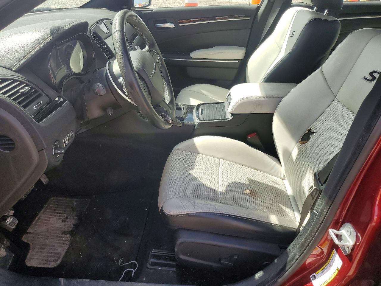 2018 Chrysler 300 VIN 2C3CCABG0JH275146 COPART salvage auction — Minor Dent/Scratches, TX - SALVAGE VEHICLE TITLE, sold $4,050 on 2026-07-09 (photo 7)
