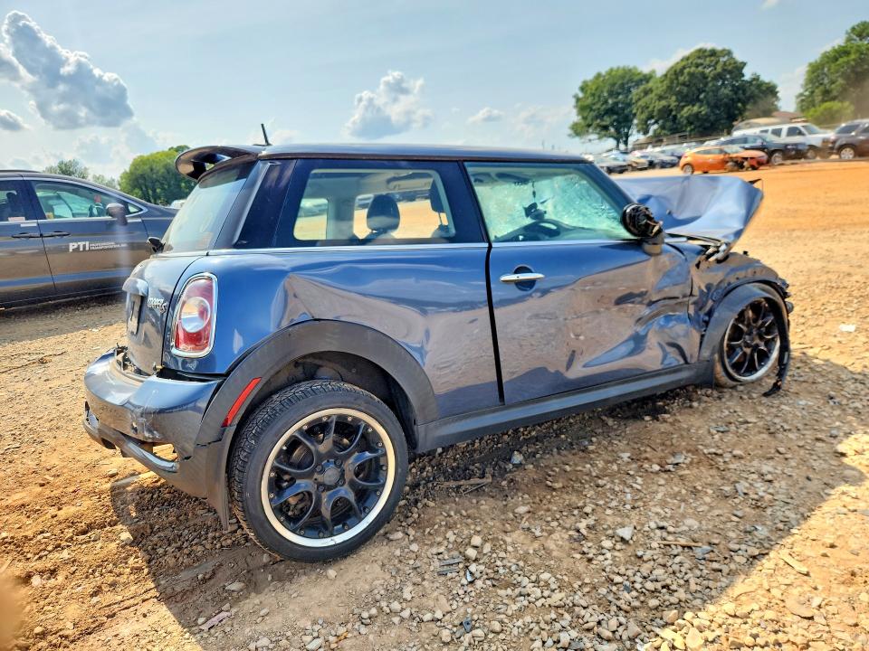 2011 Mini Cooper VIN WMWSV3C56BTY20388 COPART salvage auction — ALL OVER, Al - Cert Of Title-Salvage Title, sold $125 on 2026-08-19 (photo 3)