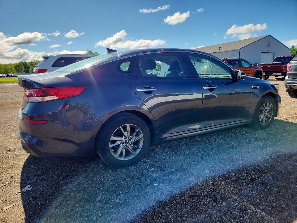 2019 Kia Optima VIN 5XXGT4L32KG329884 COPART salvage auction — VANDALISM, OH - CERT OF TITLE-SALVAGE, sold $825 on 2026-07-02 (photo 3)