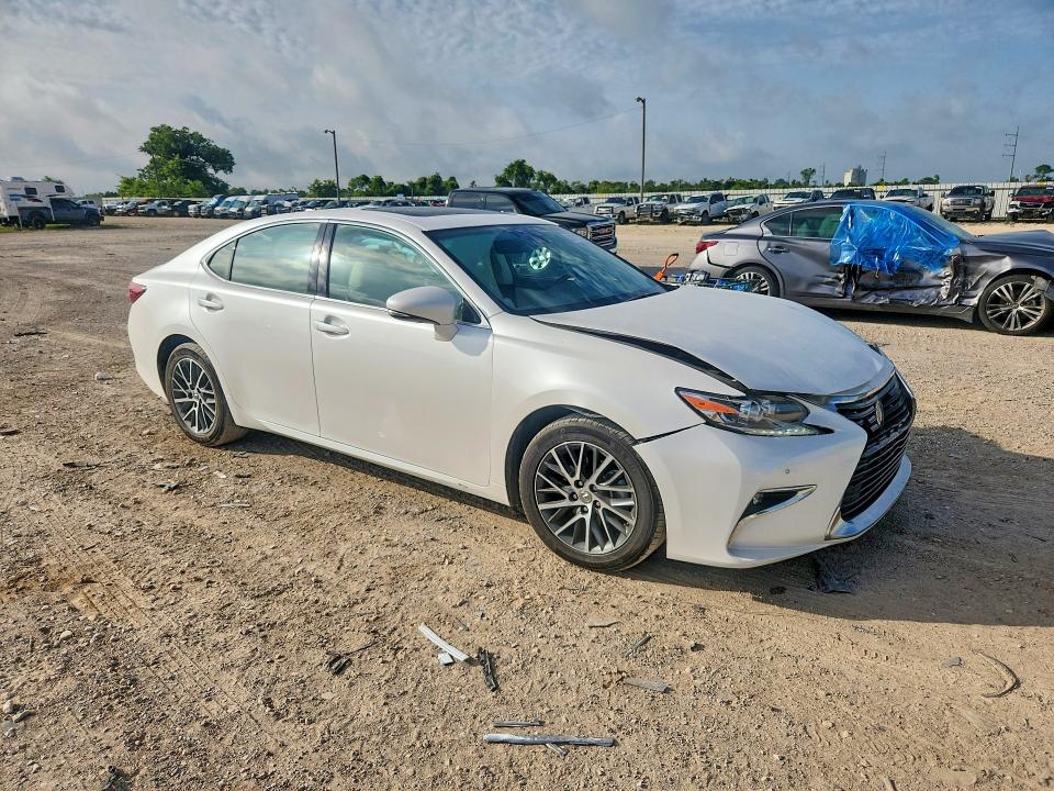 2017 Lexus VIN 58ABK1GG8HU074433 COPART salvage auction — FRONT END, Tx - Salvage Vehicle Title, sold $950 on 2026-07-29 (photo 4)