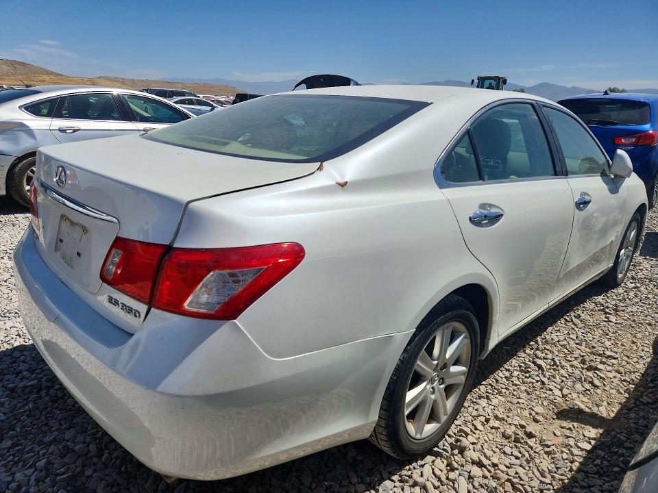 2007 Lexus Es 350 VIN JTHBJ46G372141241 COPART salvage auction — MINOR DENT/SCRATCHES, Ut - Certificate Of Title, sold $575 on 2026-07-10 (photo 3)