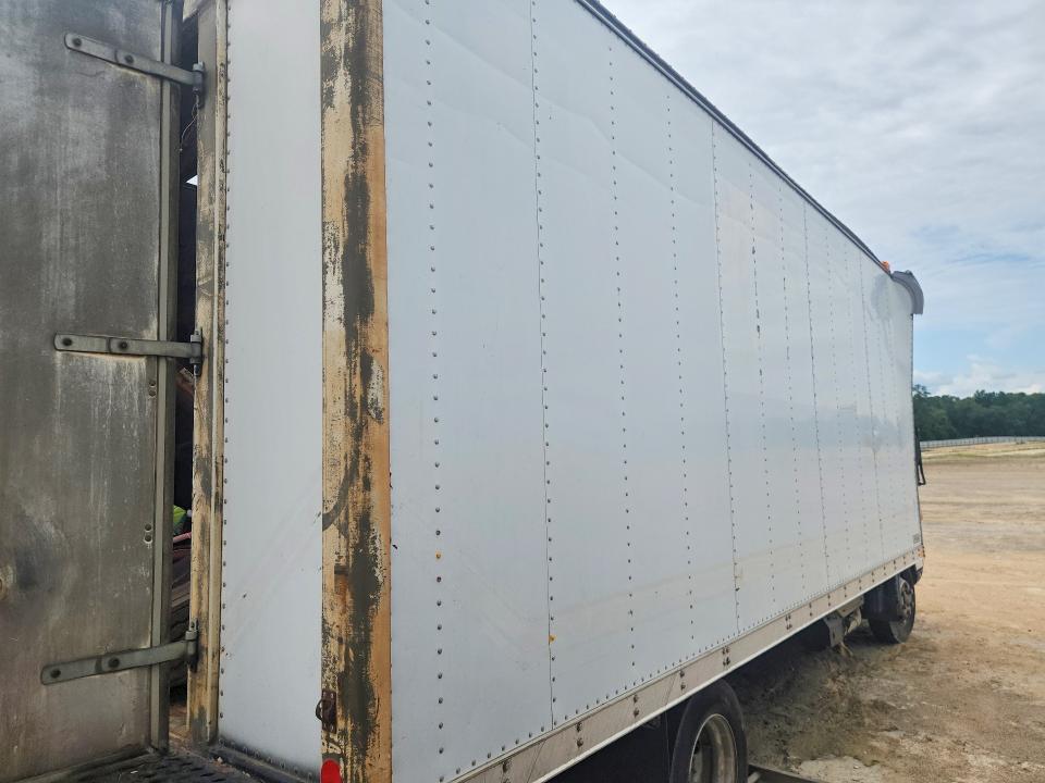 2017 Mitsubishi Fuso VIN JL6BNH1AXHK005617 COPART salvage auction — ROLLOVER, SC - CERTIFICATE OF TITLE, sold $300 on 2026-07-09 (photo 3)