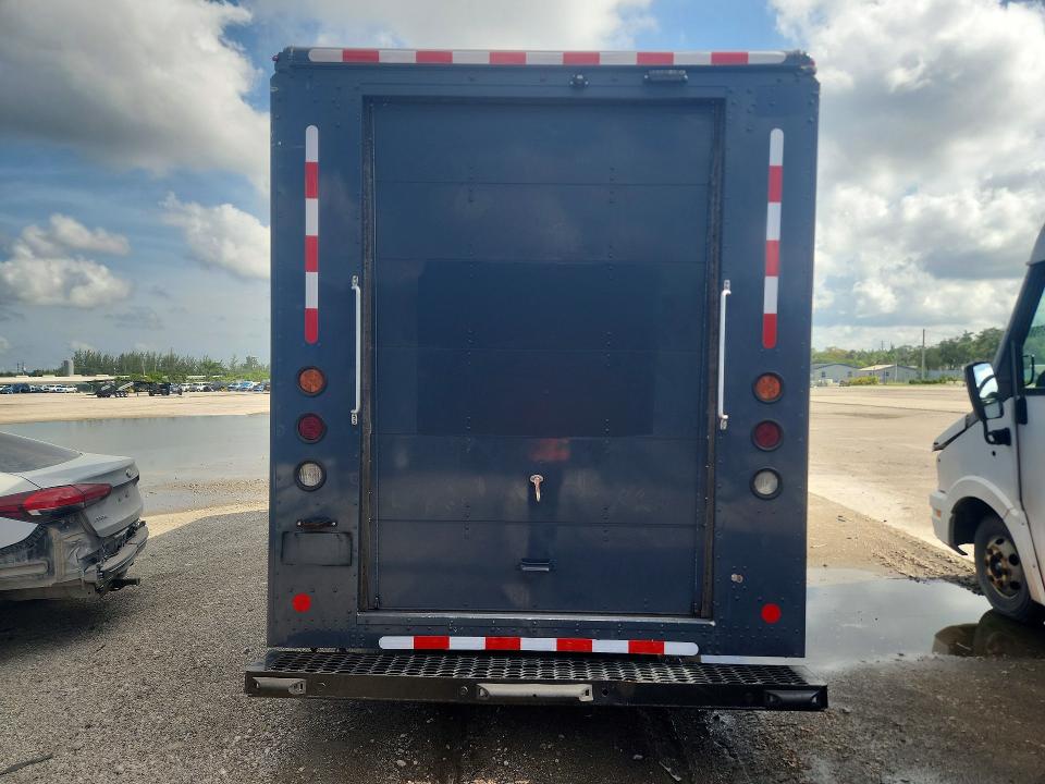 2021 Ford F59 VIN 1F65F5KNXM0A04902 COPART salvage auction — MINOR DENT/SCRATCHES, Fl - Certificate Of Title, sold $24,000 on 2026-07-07 (photo 6)