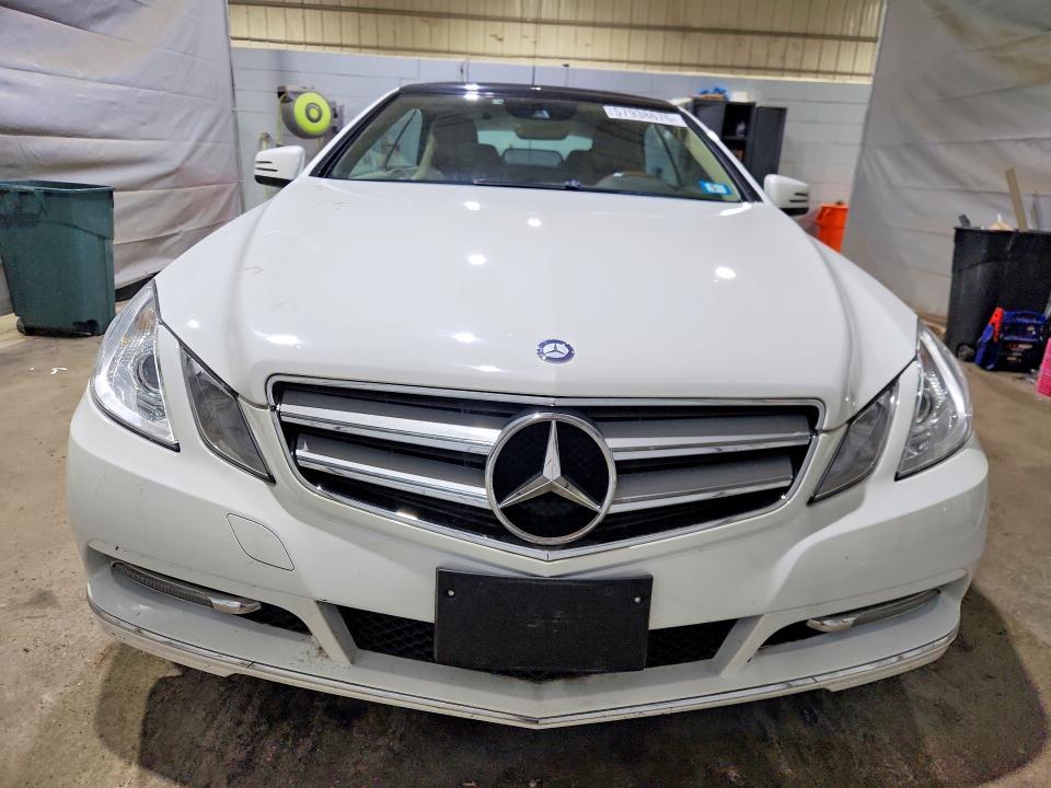 2013 Mercedes-benz E-klasse VIN WDDKK5KF6DF189053 COPART salvage auction — WATER/FLOOD, Wv - Salvage Cert - Flood Damaged, sold $2,500 on 2026-08-11 (photo 5)