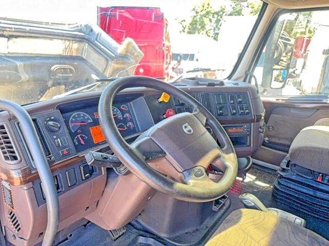 2014 Volvo Vnl VIN 4V4NC9EH4EN167427 COPART salvage auction — MECHANICAL, Co - Dlr/Dis/Exp-Ct Others-Ca Acq (P), sold $1,600 on 2026-07-20 (photo 9)