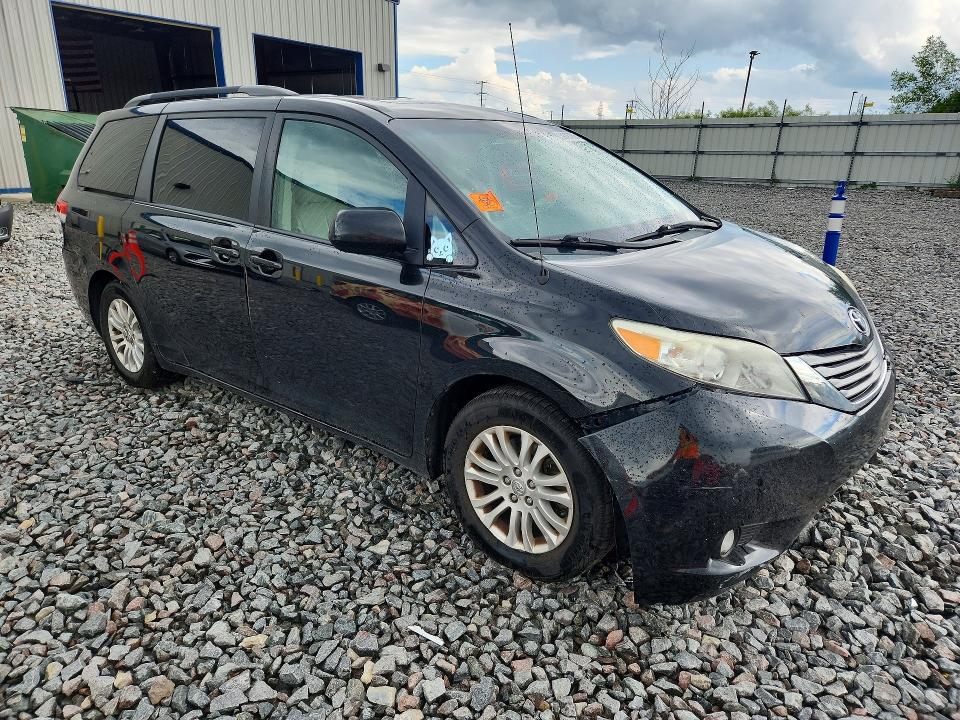 2012 Toyota Sienna VIN 5TDYK3DC5CS273732 COPART salvage auction — WATER/FLOOD, Wi - Certificate Of Title, sold $800 on 2026-07-13 (photo 4)