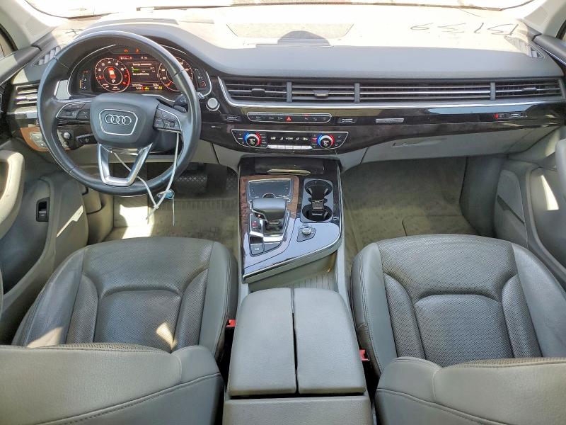 2017 Audi Q7 VIN WA1VAAF76HD007837 COPART salvage auction — MINOR DENT/SCRATCHES, FL - DIS/DLR/EXP ONLY CLEAN TITLE, sold $5,400 on 2026-07-27 (photo 8)