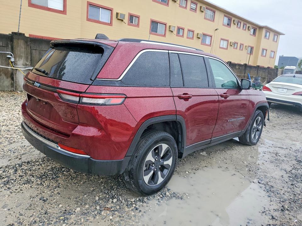 2023 Jeep Cherokee VIN 1C4RJYB65PC649094 COPART salvage auction — FRONT END, Fl - Cert Of Title Slvg Rebuildable, sold $11,400 on 2026-07-31 (photo 3)