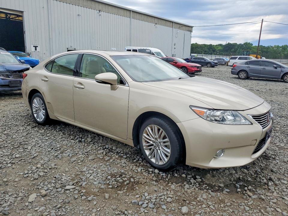 2013 Lexus Es 350 VIN JTHBK1GG5D2028445 COPART salvage auction — VANDALISM, Nj - Cert Of Title-Salvage, sold $7,900 on 2026-08-12 (photo 4)