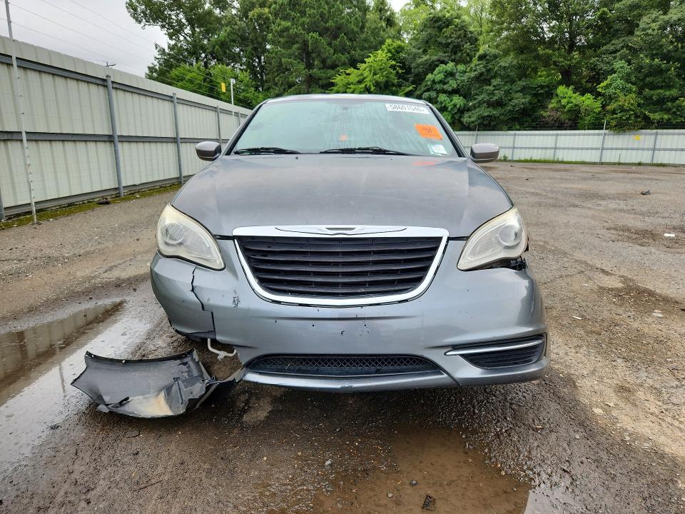 2013 Chrysler VIN 1C3CCBBB8DN728211 COPART salvage auction — WATER/FLOOD, Salvage Title, sold $150 on 2026-07-09 (photo 5)