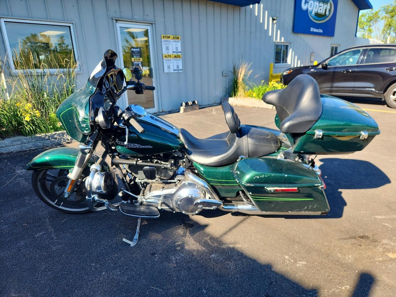 2016 Harley-Davidson FLHXS VIN 1HD1KRM12GB645851 COPART salvage auction — Side, WV - SALVAGE CERTIFICATE, sold $6,300 on 2026-07-09 (photo 3)