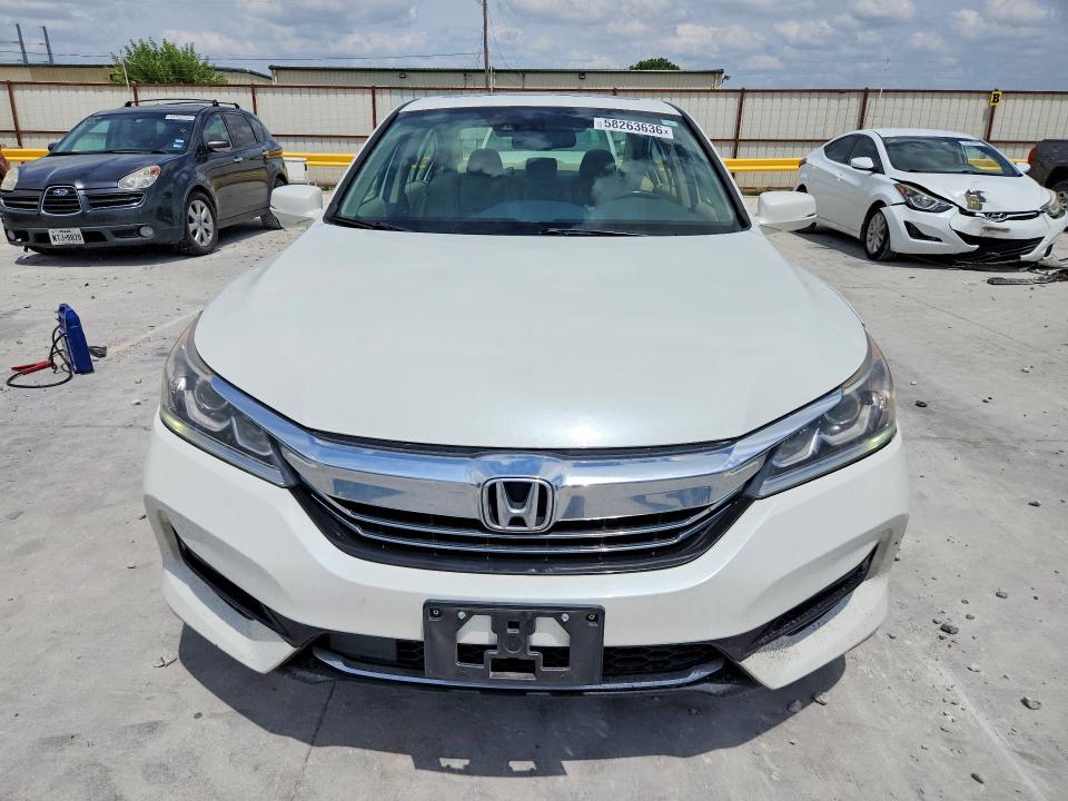 2017 Honda VIN JHMCR6F57HC011479 COPART salvage auction — SIDE, Tx - Salvage Vehicle Title, sold $5,100 on 2026-07-24 (photo 5)