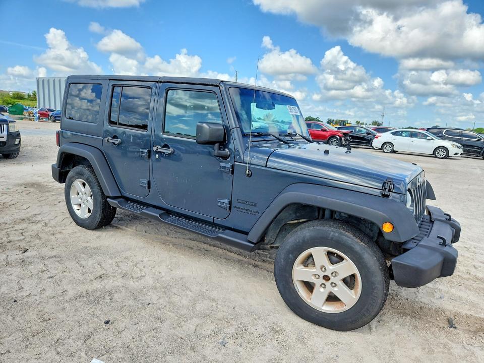 2016 Jeep Wrangler / VIN 1C4BJWDGXGL207228 COPART salvage auction — MINOR DENT/SCRATCHES, Vi - Clean Title (P), sold $5,600 on 2026-07-23 (photo 4)